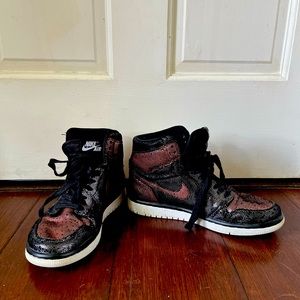 Size 38 Jordan Retro metallic sneakers
